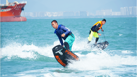 Surfing in Sanya