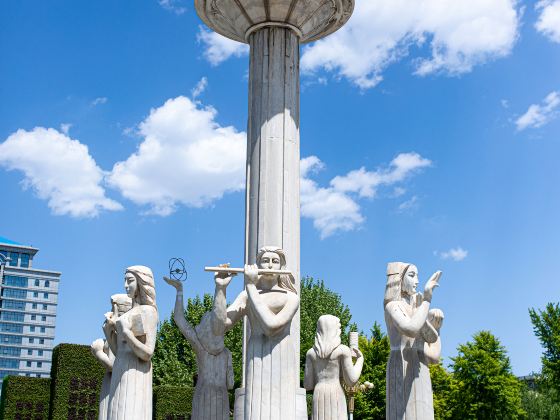 Xiqing Park (West Gate)