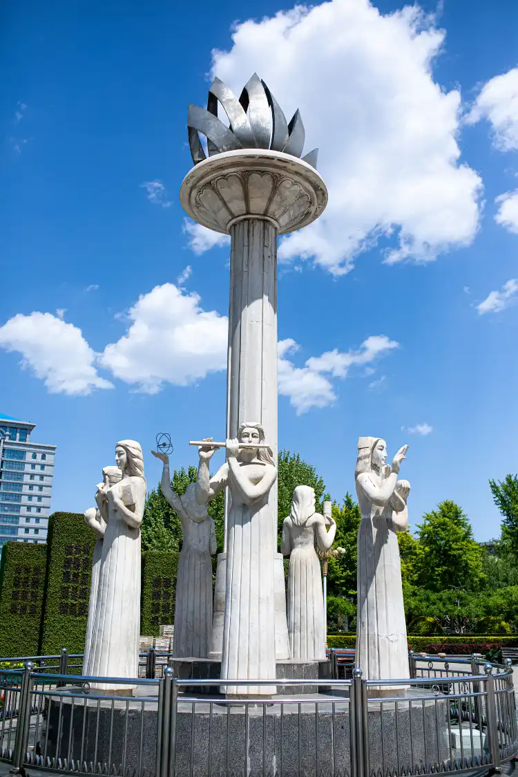 Hotels near Xiqing Park (West Gate)