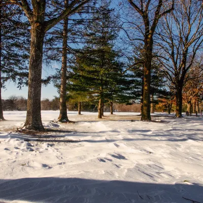 Chautauqua County-Jamestown Airport โรงแรมใกล้เคียง