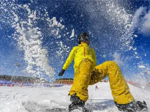 萬龍白登山滑雪場