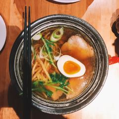 Yum Yum Noodle House 여행 사진
