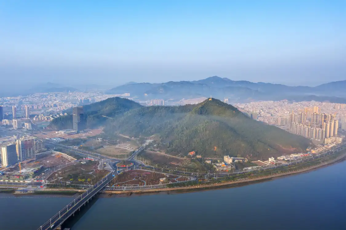 첨펑산 공원 주변 호텔