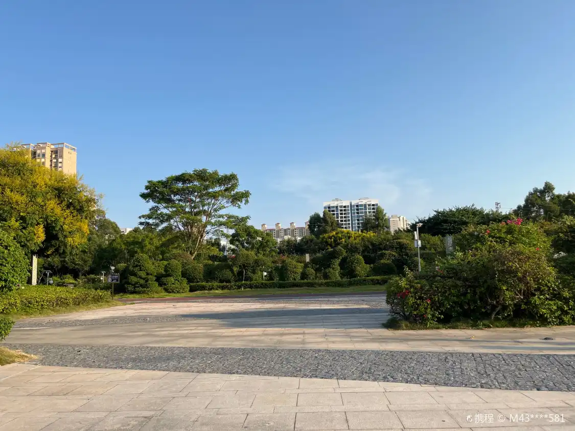 Hotels near Beihai Flower Park