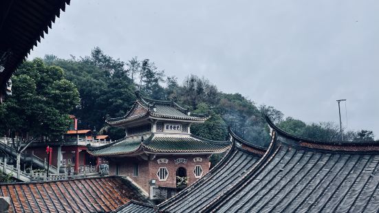 雪峰义存祖师千年道场，南安雪峰寺是文化的传承。玩点确实一般，