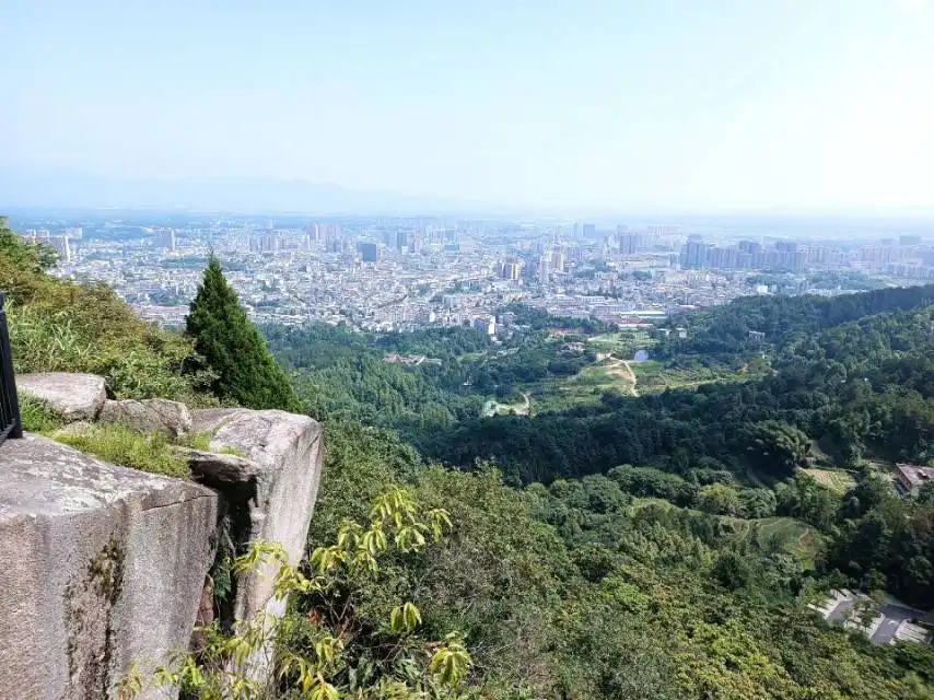 Hotels near Tongcheng County Xishan Forest Park