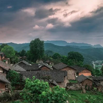 Отели с услугой парковкой в г. Юаньань