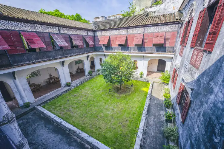 Các khách sạn gần Mandarin's House