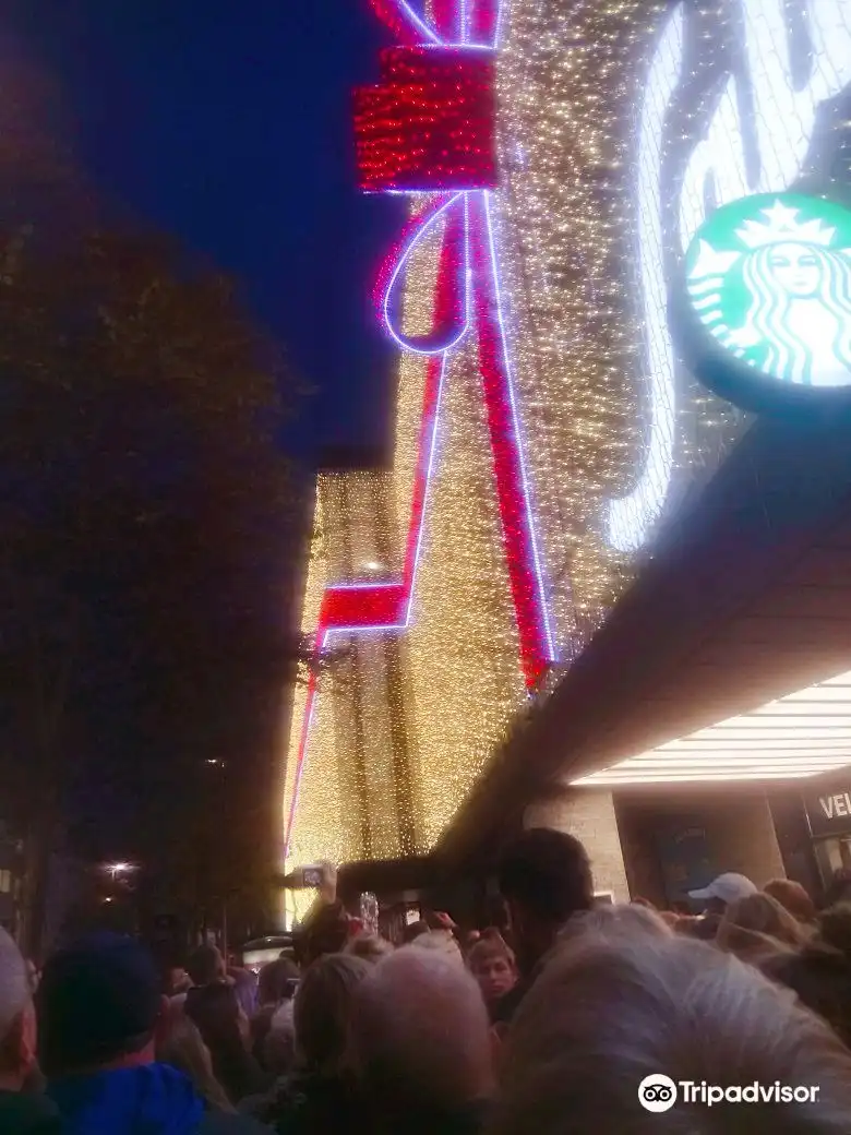 Hotel berhampiran Salling Department Store