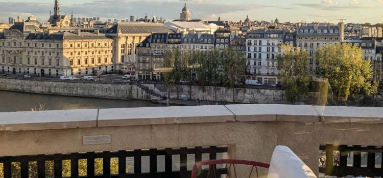 LE TOUT·PARIS