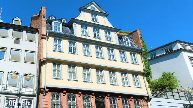 Hotels near Goethe House