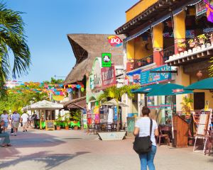 香港-普拉亞德爾卡曼 機票酒店 自由行
