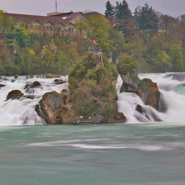 น้ำตกไรน์ (Rheinfall, Rhine falls)