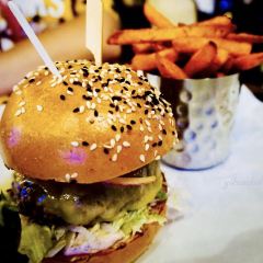 Burger & Lobster User Photo