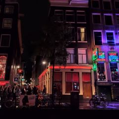 Red Light Bar User Photo