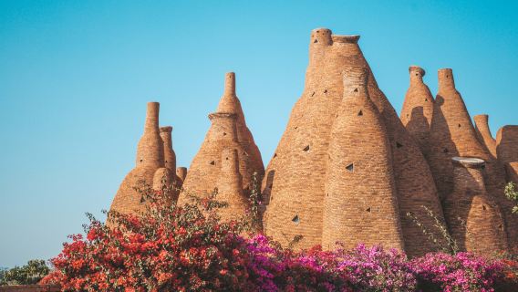 彌勒東風韻景區+彌勒大佛+可邑小鎮純玩包車一日遊【昆明來回】