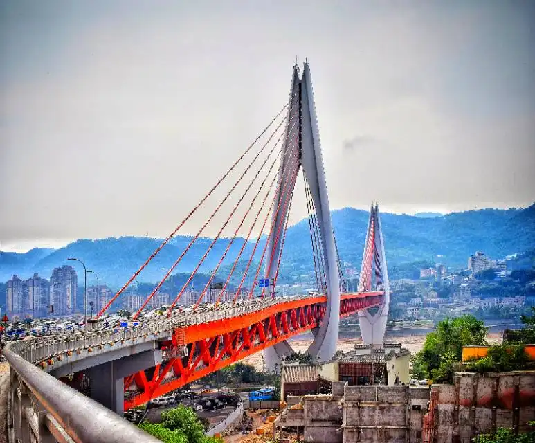 Hotels near Dongshuimen Yangtze River Bridge