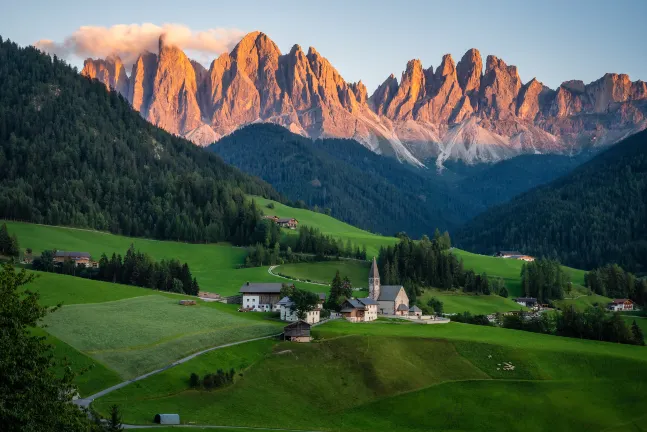 Inviolata Church (The Church of the Virgin)周辺のホテル