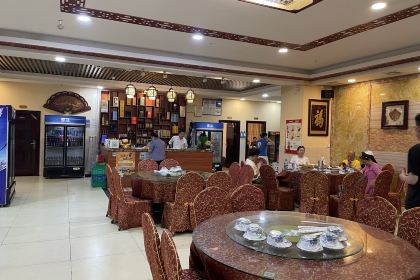 骆氏川菜坊(二分店)