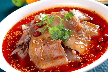 COUPLE BEEF COOKING RESTAURANT