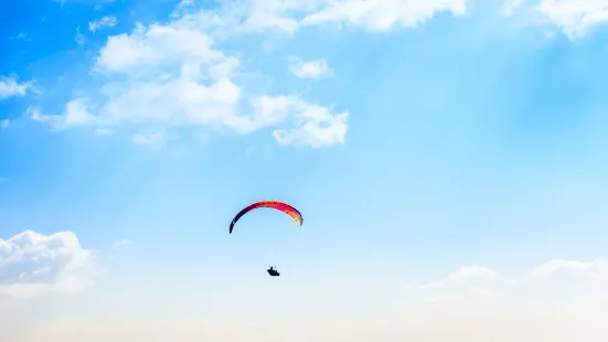 具茨山滑翔傘飛行營地