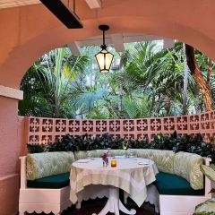 Polo Lounge User Photo