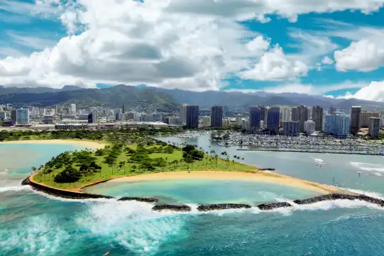 Hotels near Magic Island