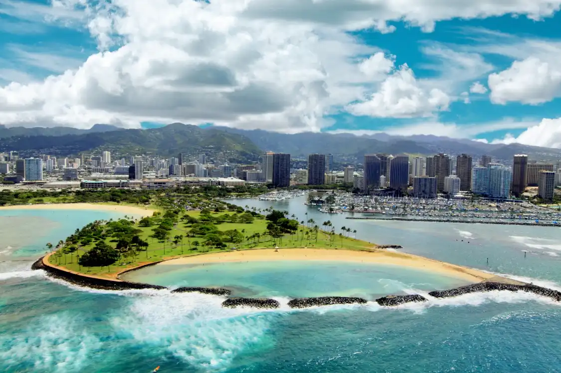 Hotels near Magic Island