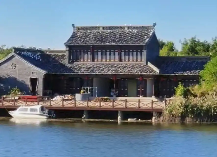 Hotels near Gucheng Park