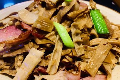 食在乡布依私房特色菜馆
