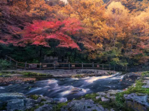 Guan Men Shan Valley Scenery