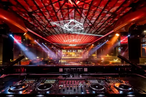 ShiShi Nightclub & Izakaya Lounge