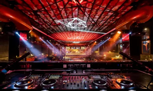 ShiShi Nightclub & Izakaya Lounge