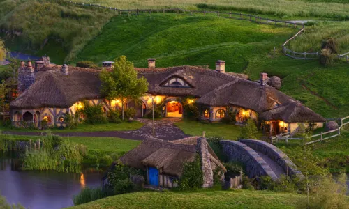 Hobbiton Movie Set