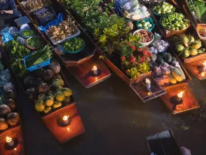 Damnoen Saduak Floating Market