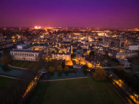 ฉากยอดฮิตยามค่ำคืนยอดนิยมในเคมบริดจ์