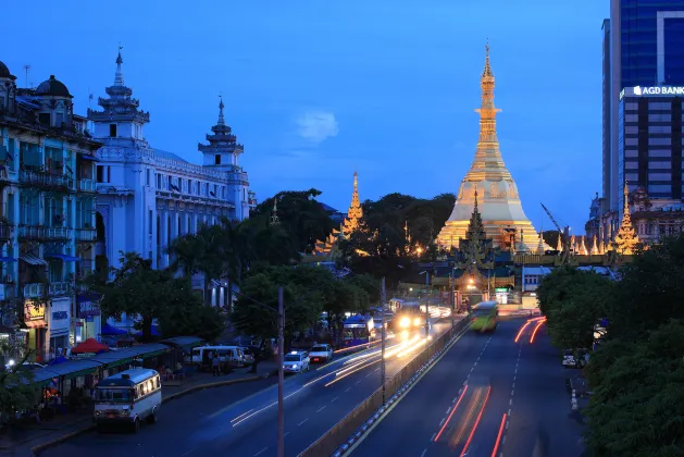 โรงแรมใกล้สถานีรถไฟย่างกุ้ง