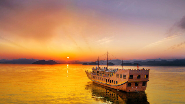 Qiandao Lake Scenic Area (Central Lake Area)