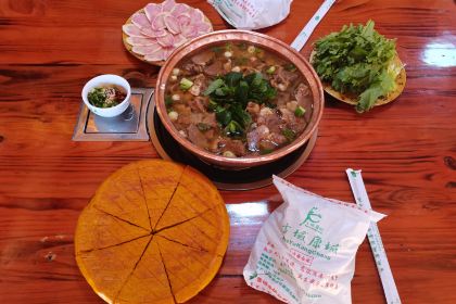 金记土牦牛火锅