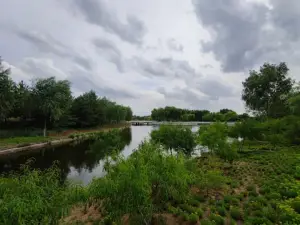 鴻沁湖公園