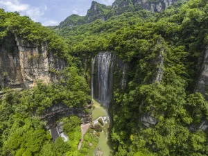 Three Gorges Grand Waterfall