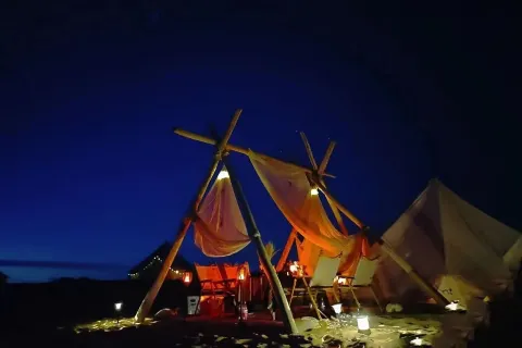 Mingsha Mountain Wanyou RV Wild Luxury Camping Site