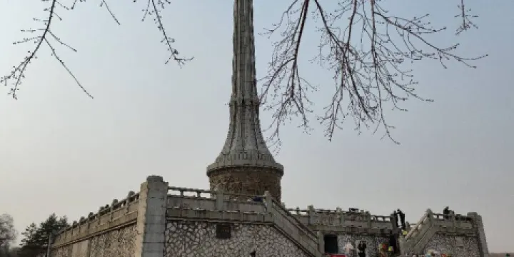 建國十週年紀念塔