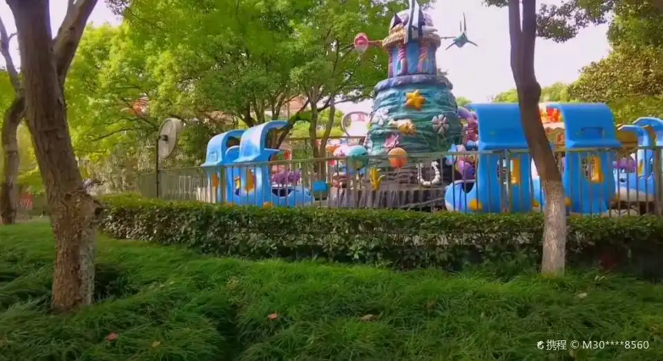 Hotels near Danghu Park