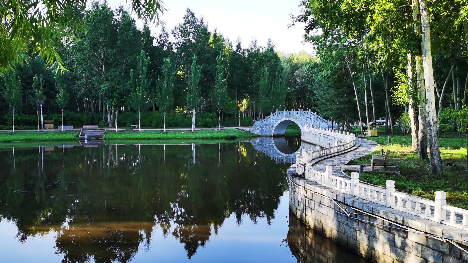 Hotels near Qingquan Park