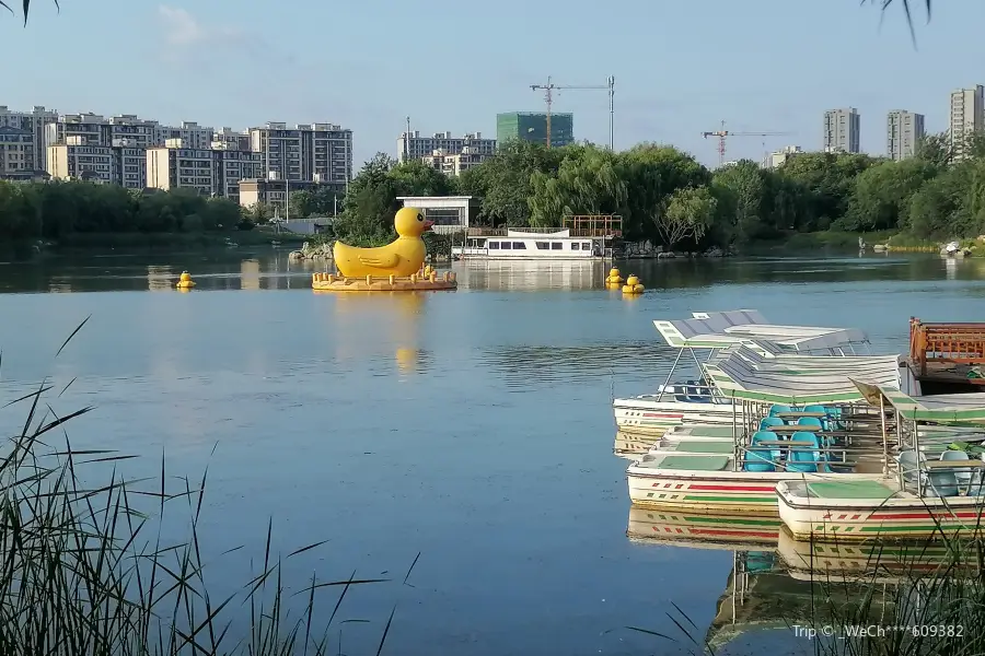 Xibei Huancheng Shuixi Park