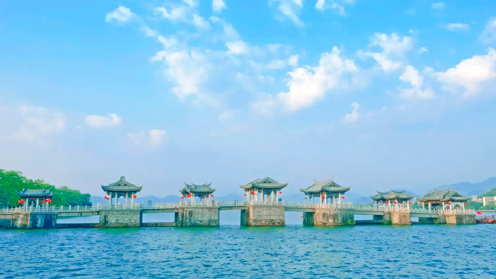 Hotels near Guangji Bridge