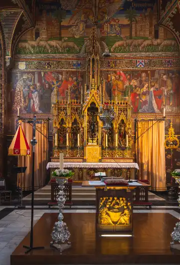 Hotels near Basilica of the Holy Blood