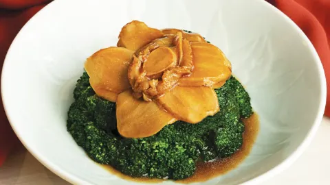 Dragon-i Peking Duck Restaurant • Sky Avenue in เบงตง