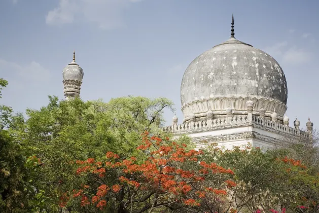 Flights from Hyderabad to Vidyanagar